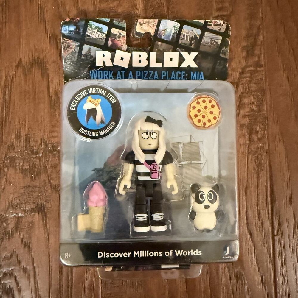 NIB ROBL0X Work At A Pizza Place Series 1 Scooter and Mia Figure Unopened
